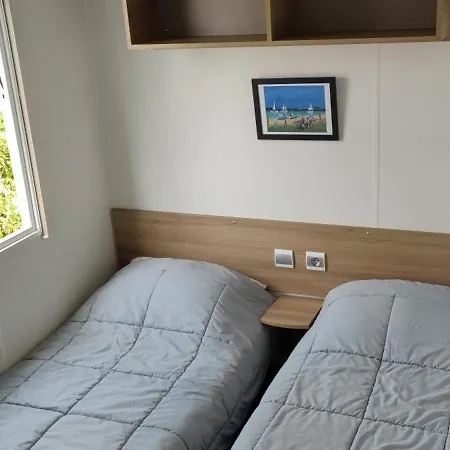 Camping Mobil Confort Aux Charmettes Les Mathes