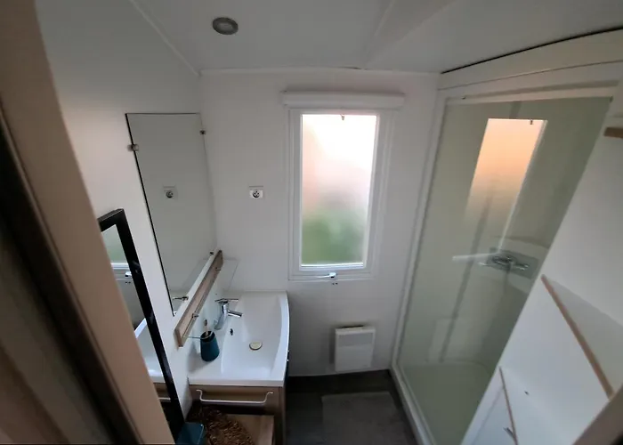 Mobil Confort Aux Charmettes Camping